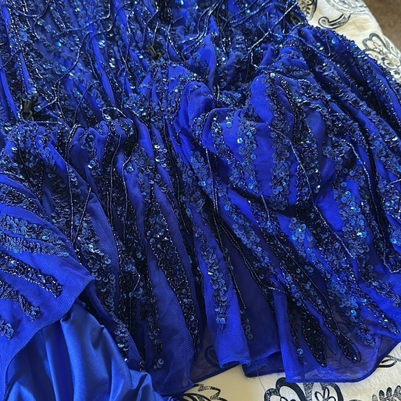 Amarra Cobalt Blue Beaded Dangles Spaghetti Strap Gown Women’s Size 2 Prom Dress - Picture 15 of 15